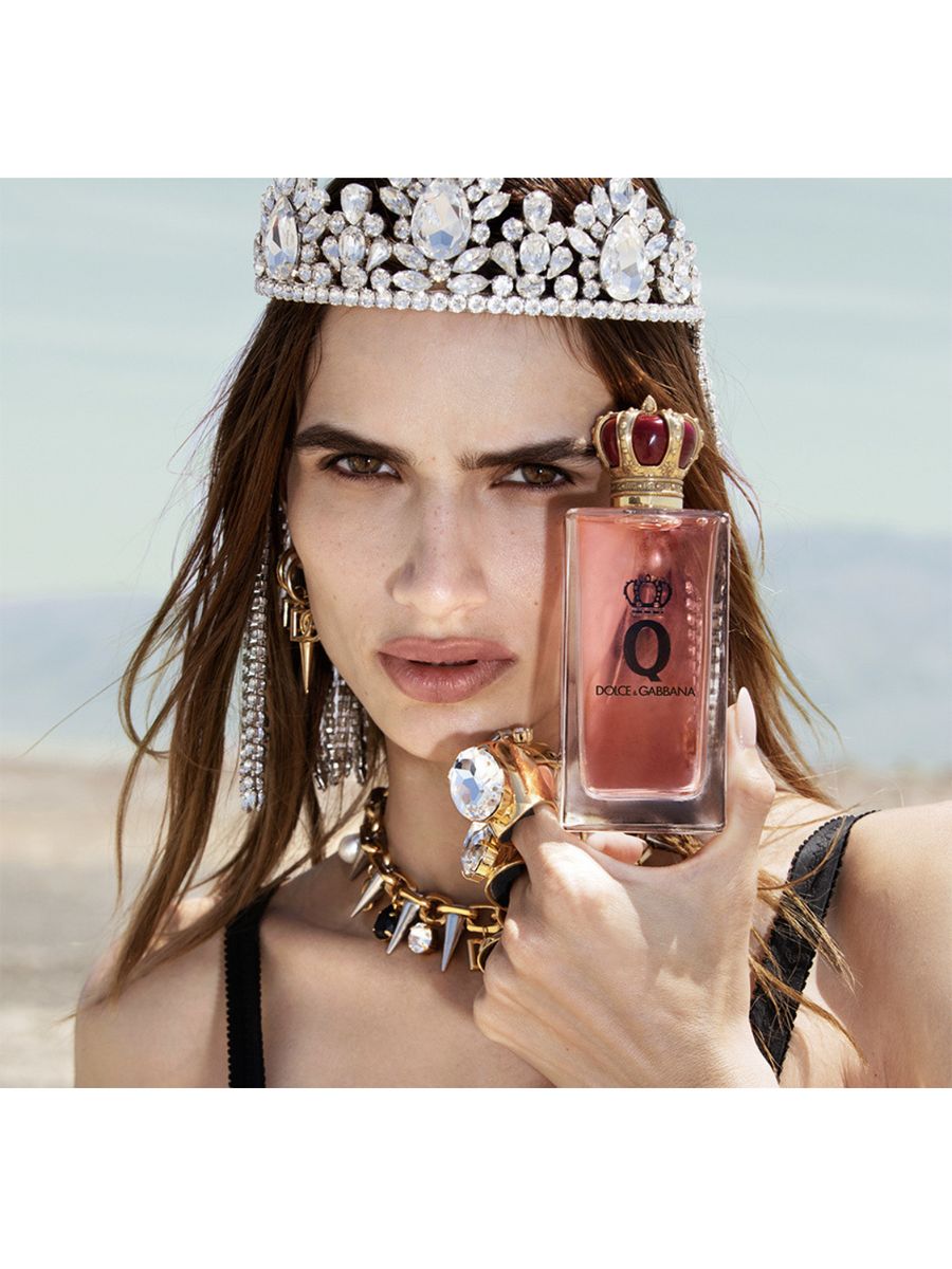 Дольче габбана королева духи. Dolce & Gabbana q Perfume 2023. Dolce Gabbana 2023 parfume. Дольче Габбана новый аромат женский 2023.