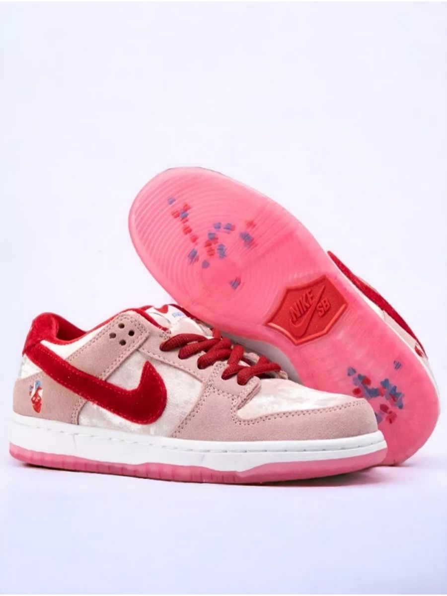 Nike SB Dunk Love