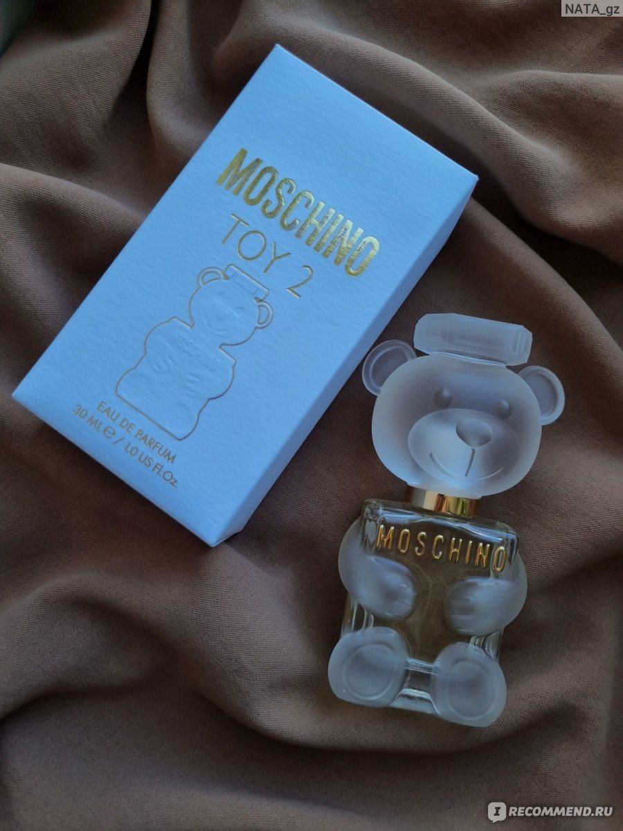 Moschino toy 2 eau de. Духи Moschino Toy 2. Москино той 2 голубой мишка. Парфюм Москино мишка. Голубые духи Москино медведь.