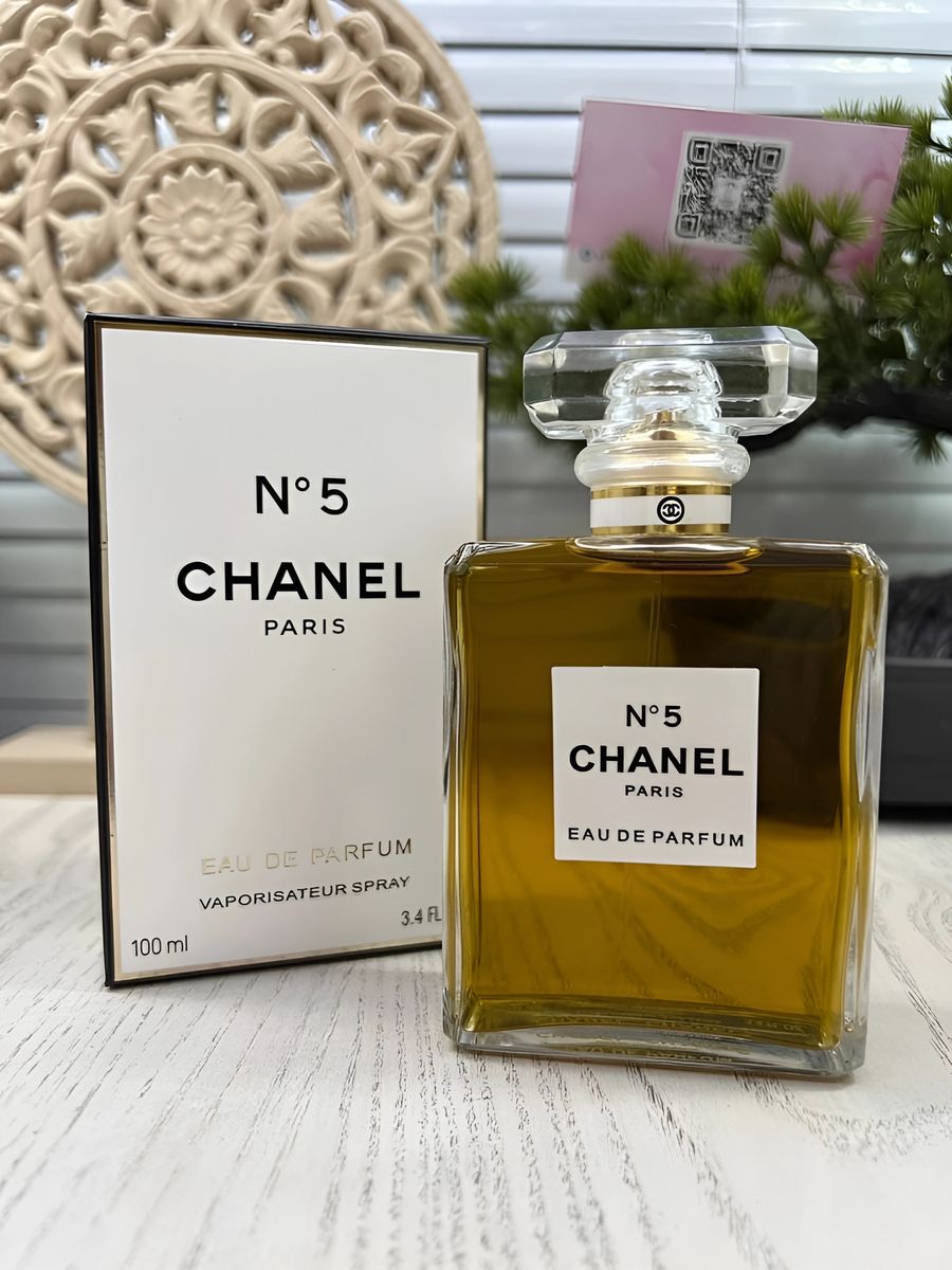 Лучшая шанель. Шанель номер 5 Eau de Parfum. Шанель 5 Eau vaporisateur. Chanel Paris 5 l Eau. Шанель 5 оригинал.