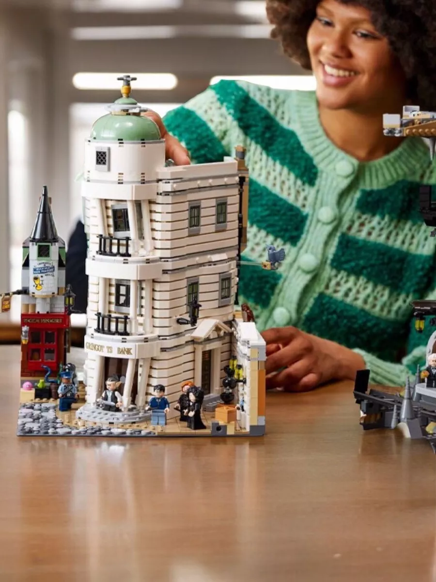 Lego gringotts bank 2020 sale