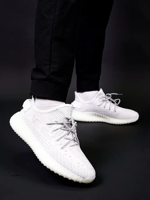 新品 （国内正規品）adidas YEEZY BOOST 350 V2 （AH2203